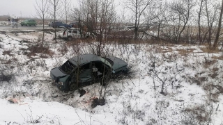 Водитель кроссовера не уступил "десятке". Оба водителя в больнице