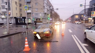 В Саратове "Гранта" и "Каризма" не поделили ночной перекресток