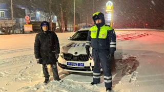 "Опоздал на автобус". Сотрудники ДПС помогли саратовцу добраться до дома в метель