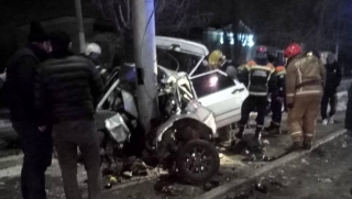 В Ленинском районе легковушка затормозила в столб