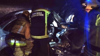 В ДТП под Энгельсом погибли два человека. Медики борются за жизнь беременной