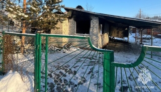 В Саратове две женщины спаслись из горящего дома