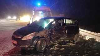На вечерней трассе не смогли разъехаться две женщины. Одна в больнице