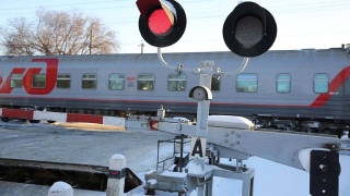В Саратове до утра закроют железнодорожный переезд