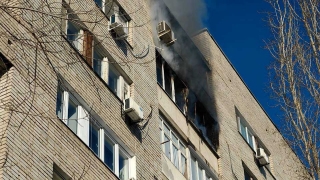 В центре Саратова горела квартира на восьмом этаже