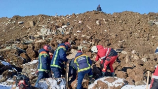 В Саратове на мусорном полигоне засыпало мужчину. Его вытащили спасатели