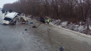 В столкновении с кроссовером на саратовской трассе погиб водитель "Оки"