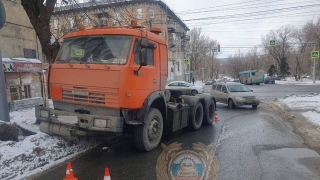 В Заводском районе "Камаз" сбил женщину