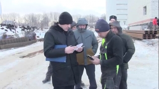На саратовском рынке военкомы вручали мигрантам повестки