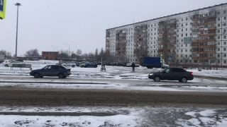 В Энгельсе "Логан" наехал на женщину-пешехода