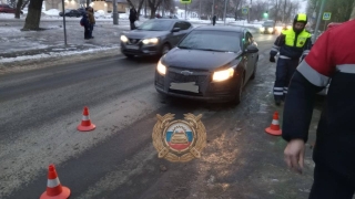 На Гвардейской авто сбило пожилую женщину