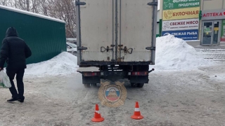 На Огородной грузовик сбил саратовскую пенсионерку