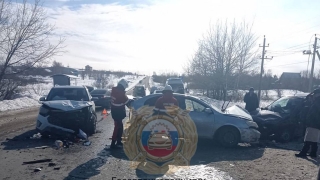 В Заводском районе не разъехались три иномарки. Есть пострадавшие