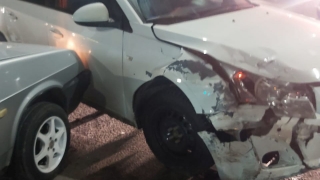 На Шехурдина водитель "девятки" въехал в иномарку и оказался в больнице