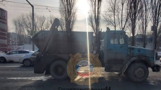 В Ленинском районе мусоровоз отправил пешехода в больницу