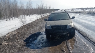 На Кумысной поляне водитель иномарки вылетел с дороги