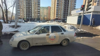 На переходе в Солнечном "Приора" сбила 21-летнего парня