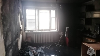 Неосторожное курение привело к пожару и эвакуации жителей девятиэтажки