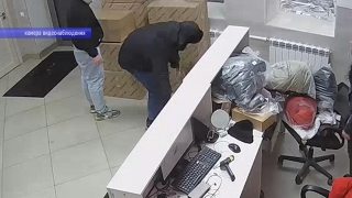 "Курьеры" наворовали на сотни тысяч из пунктов выдачи в Саратове