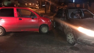 В Энгельсе дорогу не поделили "Гранта" и "Матиз". Ребенок в больнице