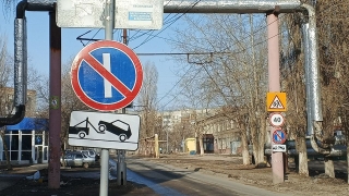 Зимняя "неуборка". Саратовцы требуют от мэрии вернуть парковку на десятках улиц