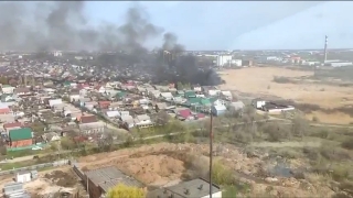 Вплотную к энгельсскому поселку горели трава и камыш