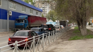Саратовцы коротают вечер пятницы в серьезных пробках