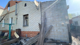 На утреннем пожаре в Энгельсе женщина надышалась угарным газом