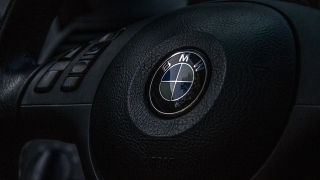 Давил на BMW участников корпоратива. Апелляция отобрала у осужденного автомобиль
