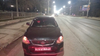 В Саратове угонщик застрял во дворе и был пойман полицейскими