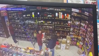Ссора с любимой, кагор и разбой. Саратовская полиция задержала незадачливого грабителя