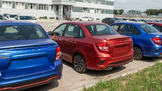 За год спрос на новые авто вырос на 81%. Названы популярные модели