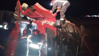 В Саратове на трассе грузовик улетел в кювет. Водителя пришлось вырезать из кабины