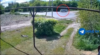 Саратовец на крыше легковушки увез чужие профлисты себе на дачу