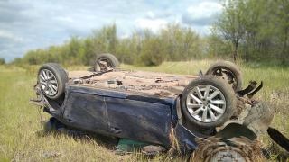 Молодой водитель не удержал "Шкоду" на дороге