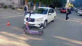 В Саратове девочка на самокате попала под колеса "Датсун"