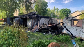 На Огородной неизвестный поджег надворные постройки