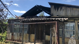 В саратовских Бутырках сгорела крыша