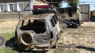 Парень спасал машину в горящем гараже. Его госпитализировали с ожогами
