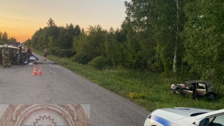 Число жертв лобового столкновения на саратовской дороге выросло до трех