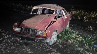 Водитель не удержал "семерку" на полевой дороге