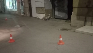 Вдвоем на самокате. Ночные катания по Московской окончились для девушки больницей