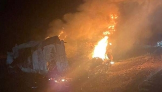 На саратовской трассе перевернулась и загорелась фура с "Белизной"