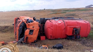 Водитель цистерны опрокинул машину и погиб