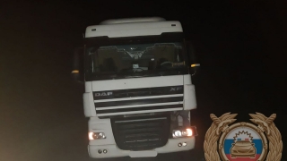 На саратовской трассе фура насмерть сбила пешехода