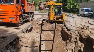 Остающимся второй день с сухими кранами саратовцам пообещали подвоз воды
