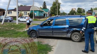 После встречи с "Вестой" в больнице оказался водитель "Ларгуса"