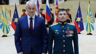 Министр обороны вручил саратовскому подполковнику звезду Героя России
