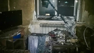 В Пугачеве на пожаре в квартире погибла пенсионерка. Одного человека спасли