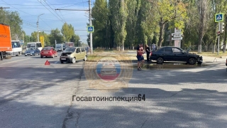 Водитель малолитражки оказалась в больнице после столкновения с "Акцентом"